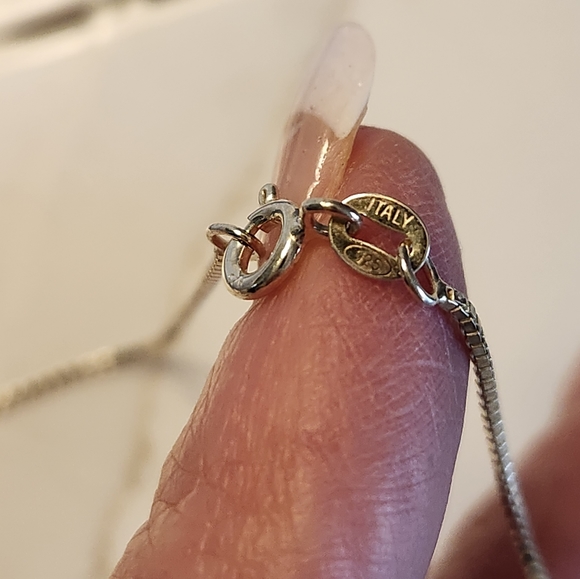 925 sterling silver bezel set pendant with box chain - Picture 7 of 14